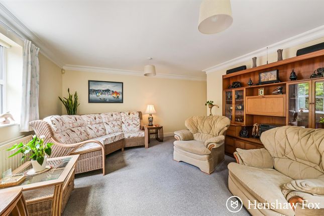 7 Ampfield Court, Baddesley Road, Chandler's Ford photo 4