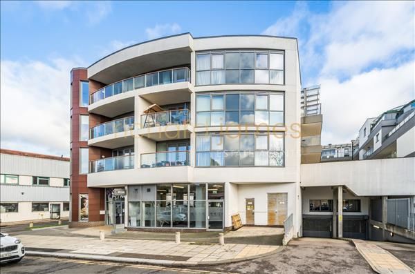 Thumbnail Flat for sale in Flower Lane, Mill Hill, London