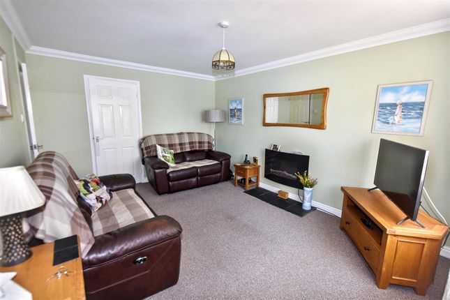 4, Trevarren Avenue, Redruth photo 3