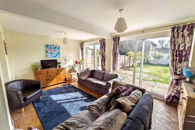6, Grove Park, Chichester photo 2