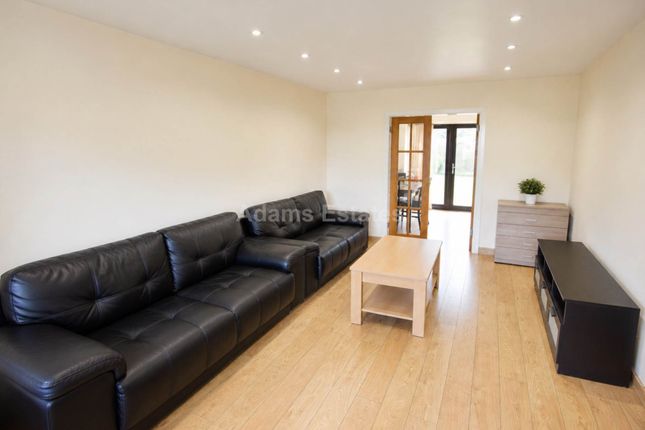 20a, Pheasant Close, Wokingham photo 4