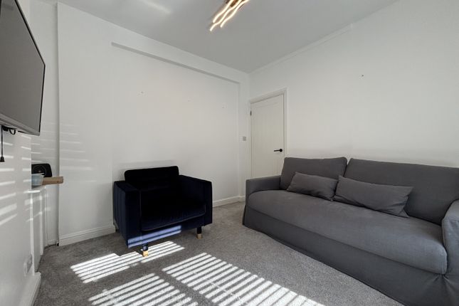 28, Letty Street, Cardiff photo 2