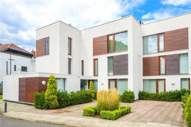 Thumbnail Flat for sale in Rivermead Close, Teddington