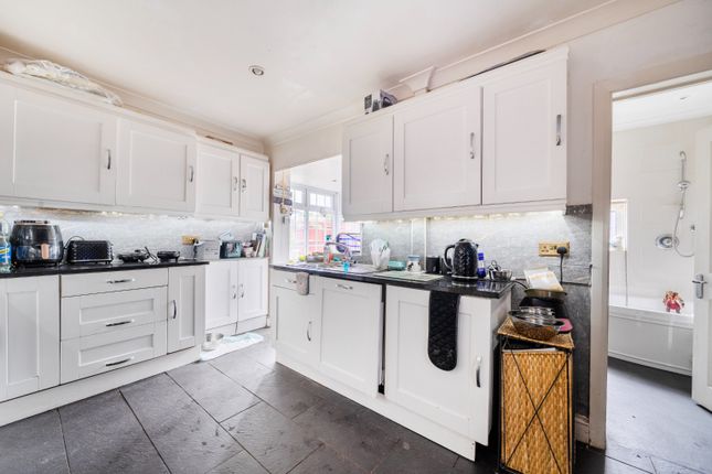 6 Victoria Bungalows, Old Maidstone Road, Kent photo 4
