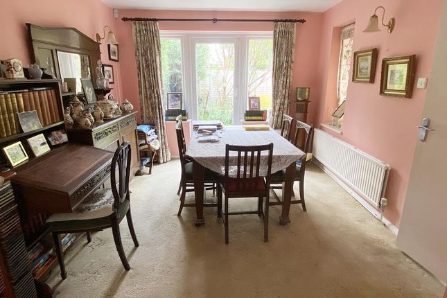 32, Southbourne Drive, Bourne End photo 3