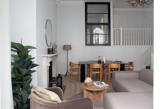 Thumbnail Flat to rent in Beaufort Gardens, Chelsea