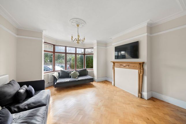 6, Barrow Point Avenue, Pinner photo 2