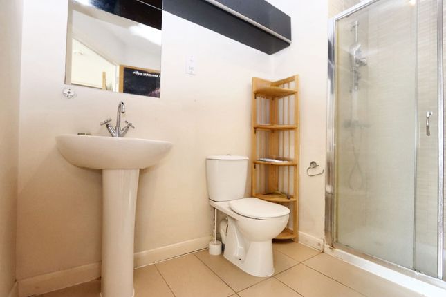 Flat for sale in Ilford Hill, Icon Building