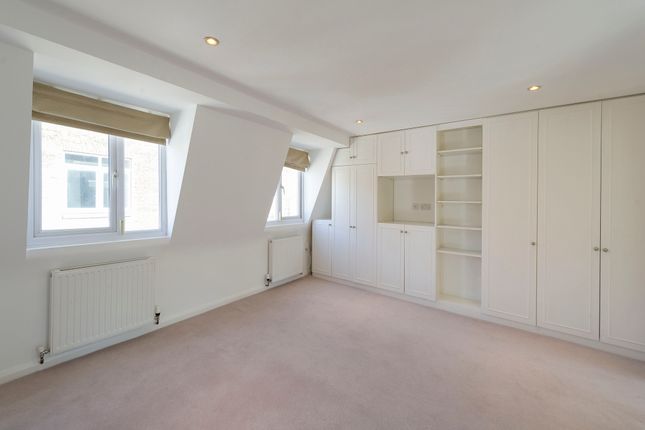 Town house to rent in South End Row, London