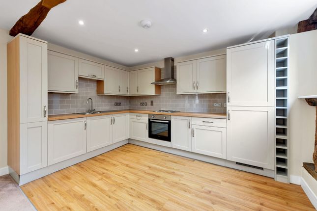 2 La Loupe Court, Royston photo 2