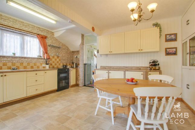 95, Harwich Road, Little Clacton photo 3