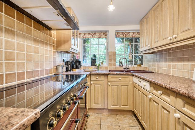86a, Liberty Lane, Surrey photo 2