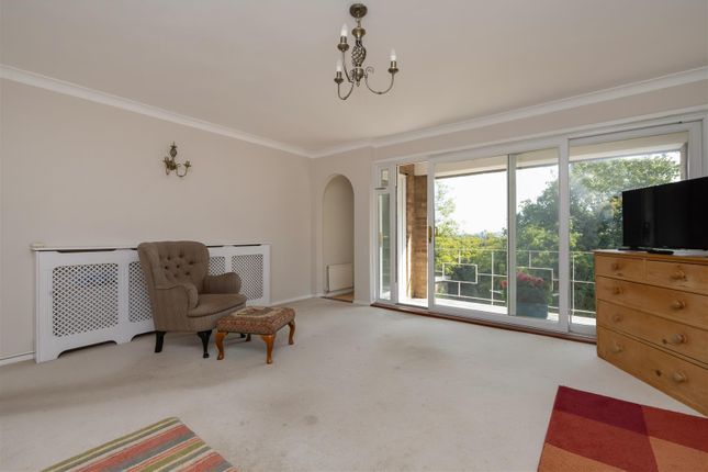 6, Cypress Close, Whitstable photo 4