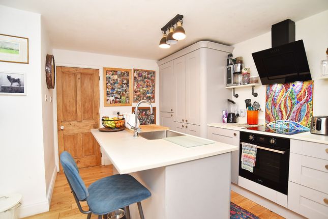 2 The Garth, Knaresborough photo 3