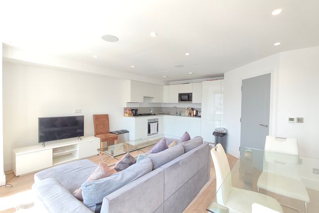Flat 14 Walpole Court, Ealing Green, Ealing photo 2