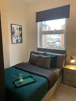 Shared accommodation to rent in Old Chester Road, Birkenhead