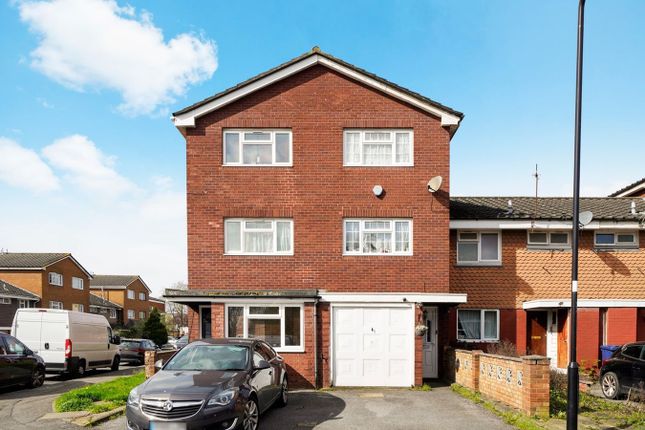 Thumbnail Town house for sale in Matthews Road, Greenford