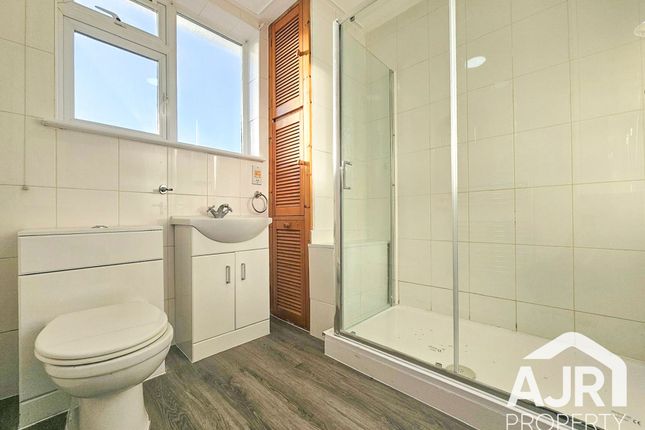 484 Blackfen Road, Sidcup photo 2
