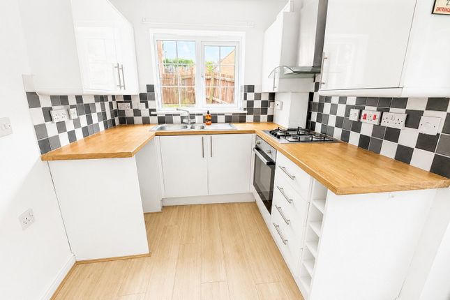 2, Edwinstowe Close, Brierley Hill photo 2