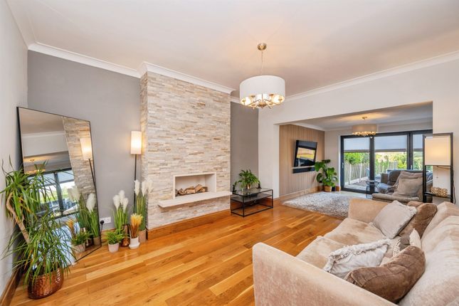 34, Court Drive, Lichfield photo 4