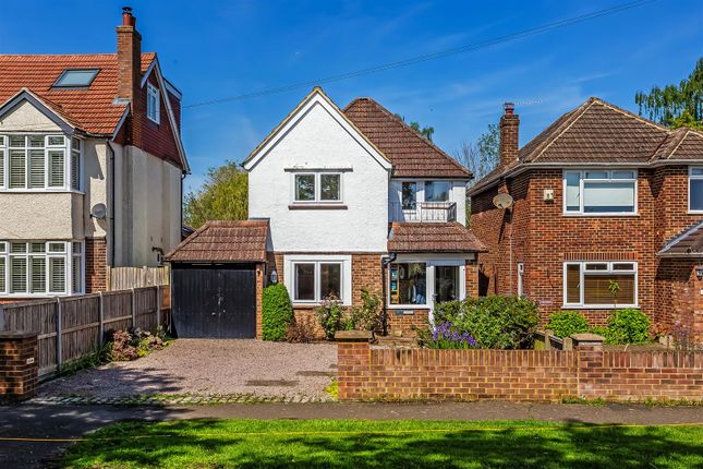 Thumbnail Property for sale in Raymead Way, Fetcham