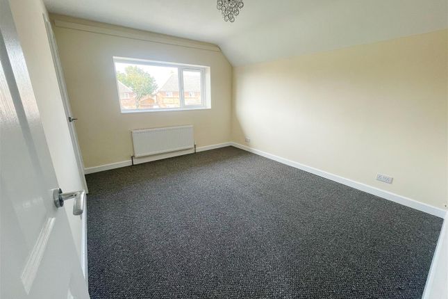 107, Bemerton Gardens, Kirby Cross photo 4