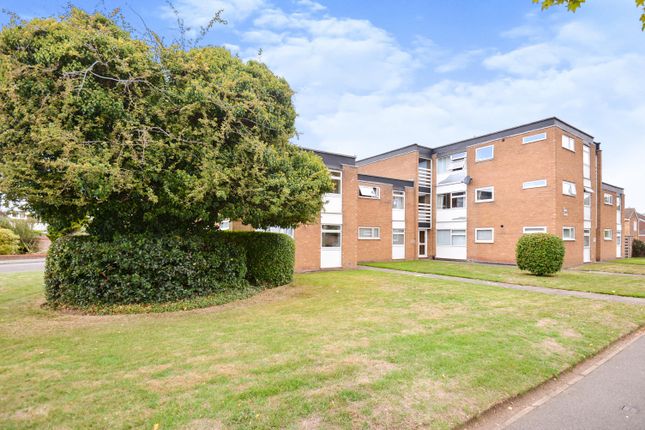 Flat to rent in Cherwell Drive, Marston