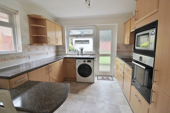 40, St Johns Avenue, Waterlooville photo 2