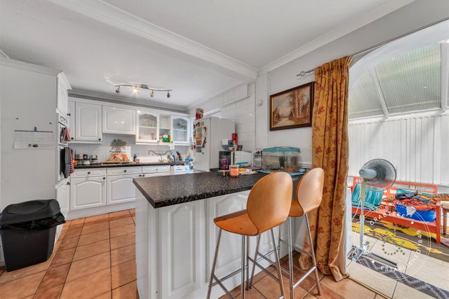 8, Ellesmere Court, Cardiff photo 4