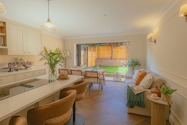 71, Platts Lane, London photo 3