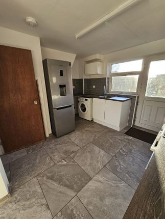2, Tennyson Close, Huntingdon photo 4