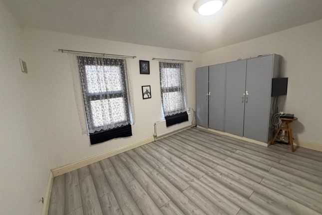 97 Dudley Road, Southall photo 2