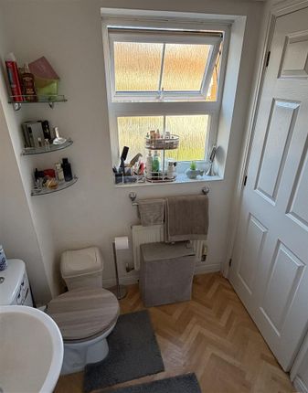 Lloyd Drive, Sittingbourne photo 5