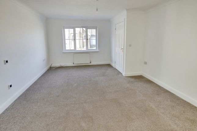 21, Willowherb Close, March photo 4