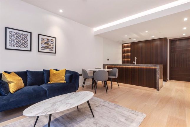 Flat for sale in Lincoln Square, 18 Portugal Street