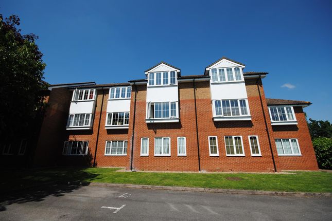 Thumbnail Studio to rent in Holm Oak Park, Hagden Lane, Watford