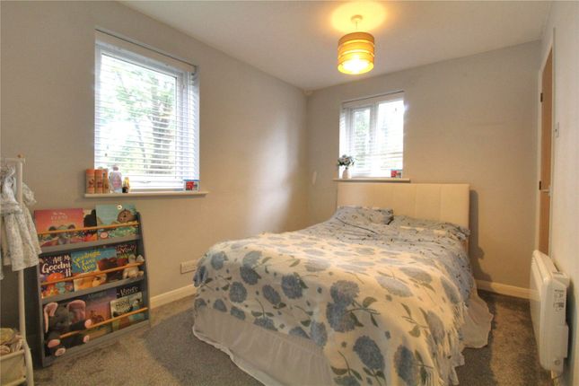 31, Raphael Close, Hampshire photo 4