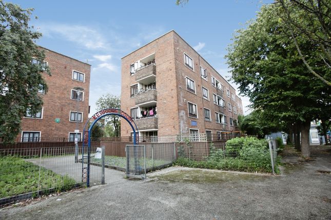 Thumbnail Maisonette for sale in Balls Pond Road, London