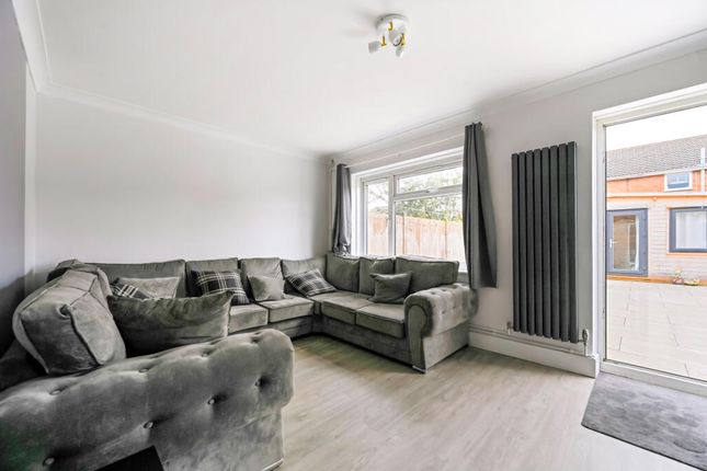 18, Langney Drive, Kingsnorth photo 4