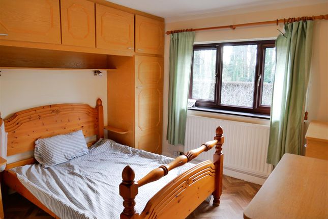 11, Fir Grove, Calne photo 3