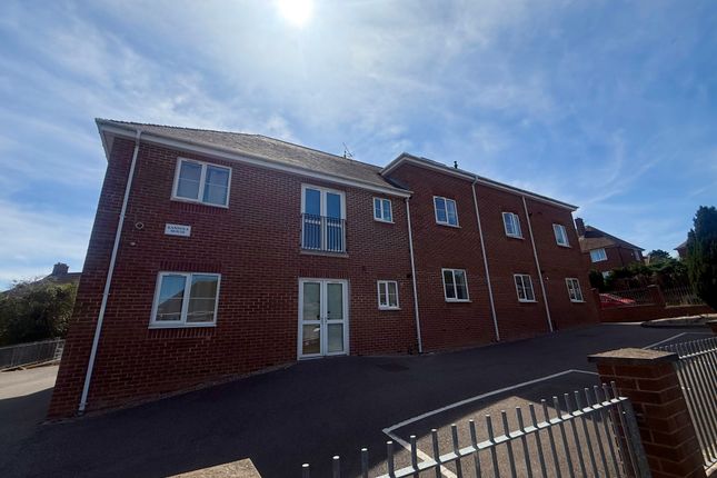 73, Chesterfield photo 2