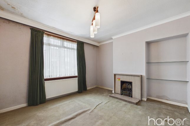 4 Manor Road, Gartcosh, North Lanarkshire photo 2