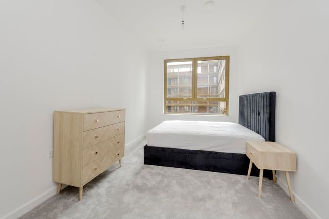 Ilderton Road, London photo 3
