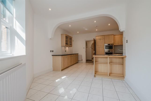 Apartment 7, Marloes, Park Road, Bowdon photo 3