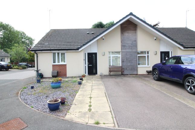 2-bed bungalow on 8, Mayfield Close, Warwickshire, £191,250