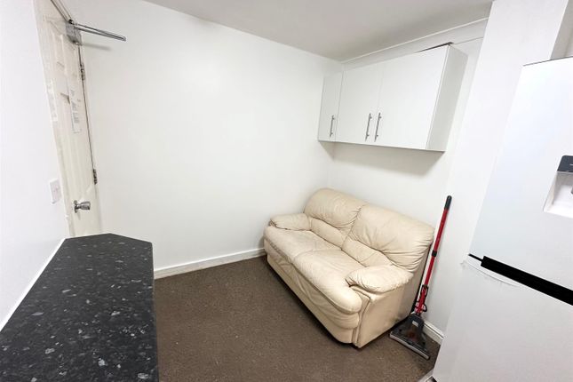 End terrace house to rent in Buchan Close, Cowley, Uxbridge