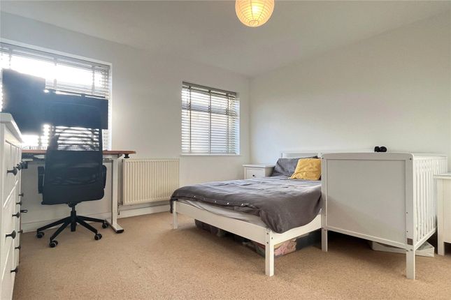 25, Elleray Court, Surrey photo 4