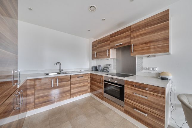 Flat 45, Empress Heights,, College Street, Hampshire photo 4