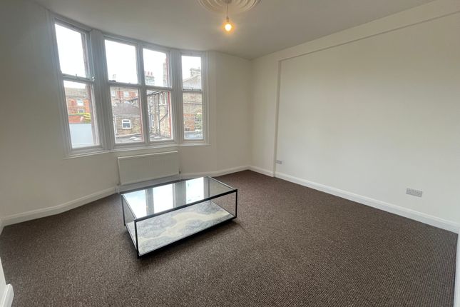 Flat 3, 229, London Road South, LOWESTOFT photo 3