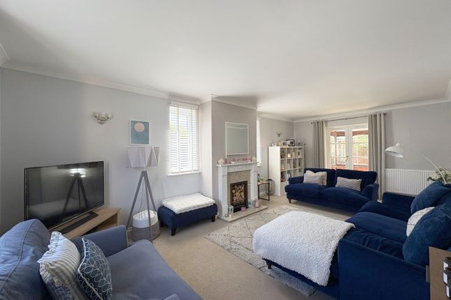 100 Cambrian Road, Walton Cardiff, Tewkesbury photo 2